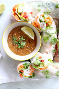 Thai Sommerrollen mit Erdnuss-Dip - vegetarisch, vegan, ohne raffinierten Zucker, glutenfrei - de.heavenlynnhealthy.com