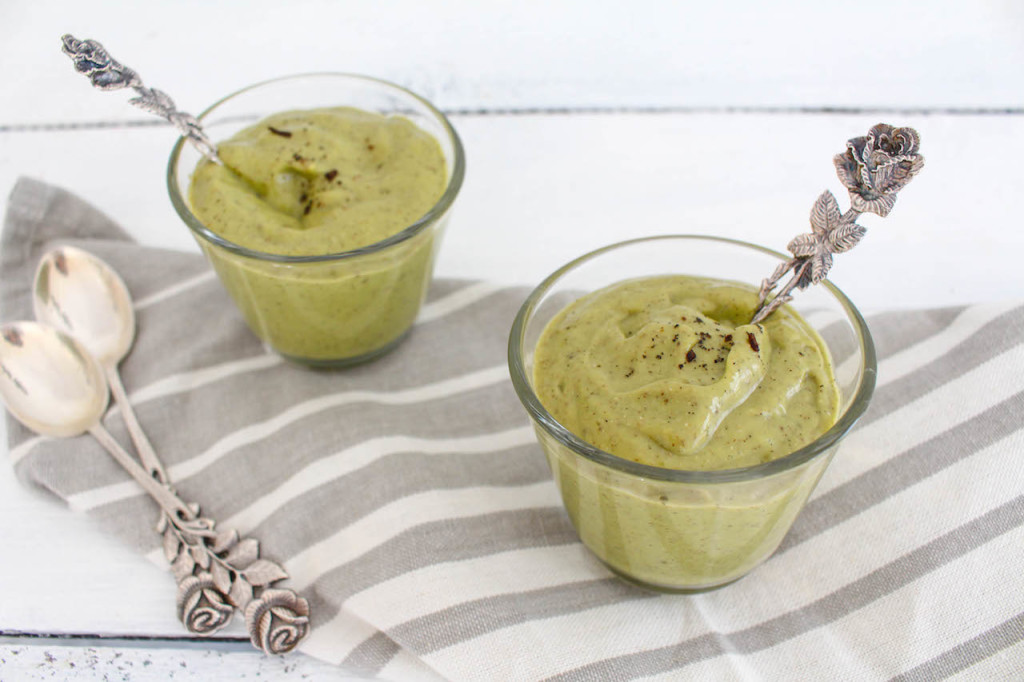 Avocado Vanillepudding - gesund, vegan, vegetarisch, ohne Haushaltszucker - de.heavenlynnhealthy.com