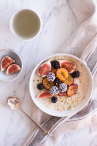 Wärmendes Herbst-Porridge - vegan, rein pflanzlich, ohne raffinierten Zucker, glutenfrei - de.heavenlynnhealthy.com