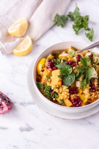 Winterlicher Wohlfühleintopf mit Süßkartoffeln, Grünkohl & Buchweizen - rein pflanzlich, vegan, gesund, glutenfrei, ohne raffinierten Zucker - de.heavenlynnhealthy.com