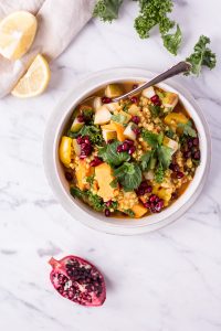 Winterlicher Wohlfühleintopf mit Süßkartoffeln, Grünkohl & Buchweizen - rein pflanzlich, vegan, gesund, glutenfrei, ohne raffinierten Zucker - de.heavenlynnhealthy.com