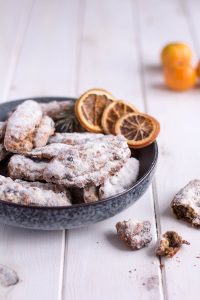 Gesunder Stollen - rein pflanzlich, ohne raffinierten Zucker, vegan, ohne Milch - de.heavenlynnhealthy.com