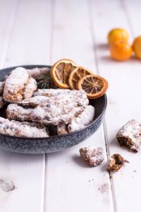 Gesunder Stollen - rein pflanzlich, ohne raffinierten Zucker, vegan, ohne Milch - de.heavenlynnhealthy.com
