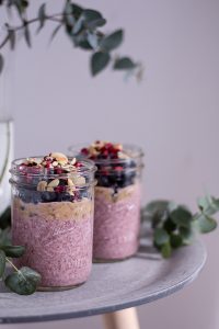 Beeriger Chia Pudding - Alpro H.A.P.P.Y Challenge - rein pflanzlich, vegan, glutenfrei, ohne raffinierten Zucker - de.heavenlynnhealthy.com