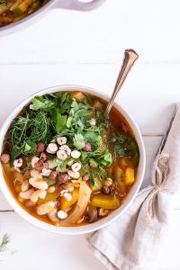Cannellini Bohnen Eintopf mit Haselnüssen und Dill - rein pflanzlich, vegan, glutenfrei, ohne raffinierten Zucker - de.heavenlynnhealthy.com