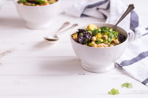 Grünkohl-Gemüsesuppe - rein pflanzlich, vegan, glutenfrei, ohne raffinierten Zucker - de.heavenlynnhealthy.com