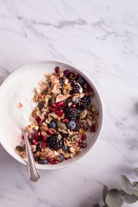Orangen Granola - rein pflanzlich, vegan, glutenfrei, ohne raffinierten Zucker - de.heavenlynnhealthy.com