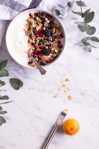Orangen Granola - rein pflanzlich, vegan, glutenfrei, ohne raffinierten Zucker - de.heavenlynnhealthy.com