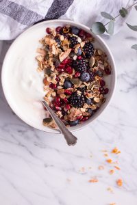Orangen Granola - rein pflanzlich, vegan, glutenfrei, ohne raffinierten Zucker - de.heavenlynnhealthy.com