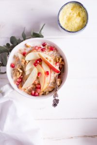 Carrot Cake Oatmeal - rein pflanzlich, vegan, glutenfrei, ohne raffinierten Zucker - de.heavenlynnhealthy.com