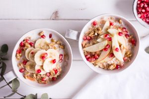 Carrot Cake Oatmeal - rein pflanzlich, vegan, glutenfrei, ohne raffinierten Zucker - de.heavenlynnhealthy.com