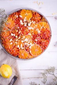 Gesunder Zitronen-Blutorangenkuchen - rein pflanzlich, vegan, glutenfrei, ohne raffinierten Zucker - de.heavenlynnhealthy.com