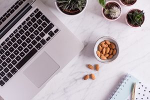 NatüNatürliche Snacks: Mandeln als perfekter Snack für Büro, Uni oder unterwegs - heavenlynnhealthy.comrliche Snacks: Mandeln* als perfekter Snack für Büro, Uni oder unterwegs - heavenlynnhealthy.com