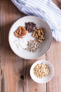 Overnight Oats - Mein Lieblings-Basisrezept - rein pflanzlich, vegan, glutenfreie Option, ohne raffinierten Zucker - de.heavenlynnhealthy.com