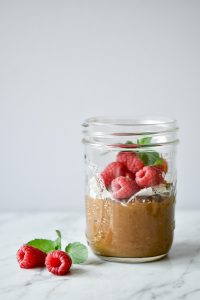 Fluffiges Schoko-Mousse - rein pflanzlich, vegan, glutenfreie Option, ohne raffinierten Zucker - de.heavenlynnhealthy.com