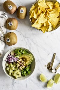 Kiwi-Pistazien-Salsa - rein pflanzlich, vegan, glutenfreie Option, ohne raffinierten Zucker - de.heavenlynnhealthy.com