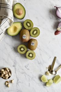 Kiwi-Pistazien-Salsa - rein pflanzlich, vegan, glutenfreie Option, ohne raffinierten Zucker - de.heavenlynnhealthy.com