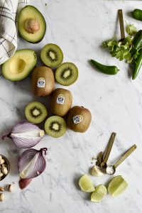 Kiwi-Pistazien-Salsa - rein pflanzlich, vegan, glutenfreie Option, ohne raffinierten Zucker - de.heavenlynnhealthy.com