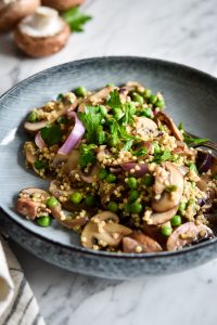 Schnelle Champignon-Hirse-Pfanne und ein Besuch beim REWE* Champignon-Produzenten - de.heavenlynnhealthy.com