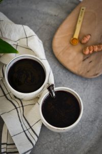 Holunder-Kurkuma-Trunk - rein pflanzlich, vegan, glutenfreie Option, ohne raffinierten Zucker - de.heavenlynnhealthy.com
