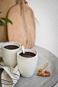 Holunder-Kurkuma-Trunk - rein pflanzlich, vegan, glutenfreie Option, ohne raffinierten Zucker - de.heavenlynnhealthy.com