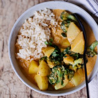 Ein Mahl etwas Gutes : Einfaches Herbst-Curry mit fast 5 Zutaten- rein pflanzlich, vegan, glutenfreie Option, ohne raffinierten Zucker - de.heavenlynnhealthy.com