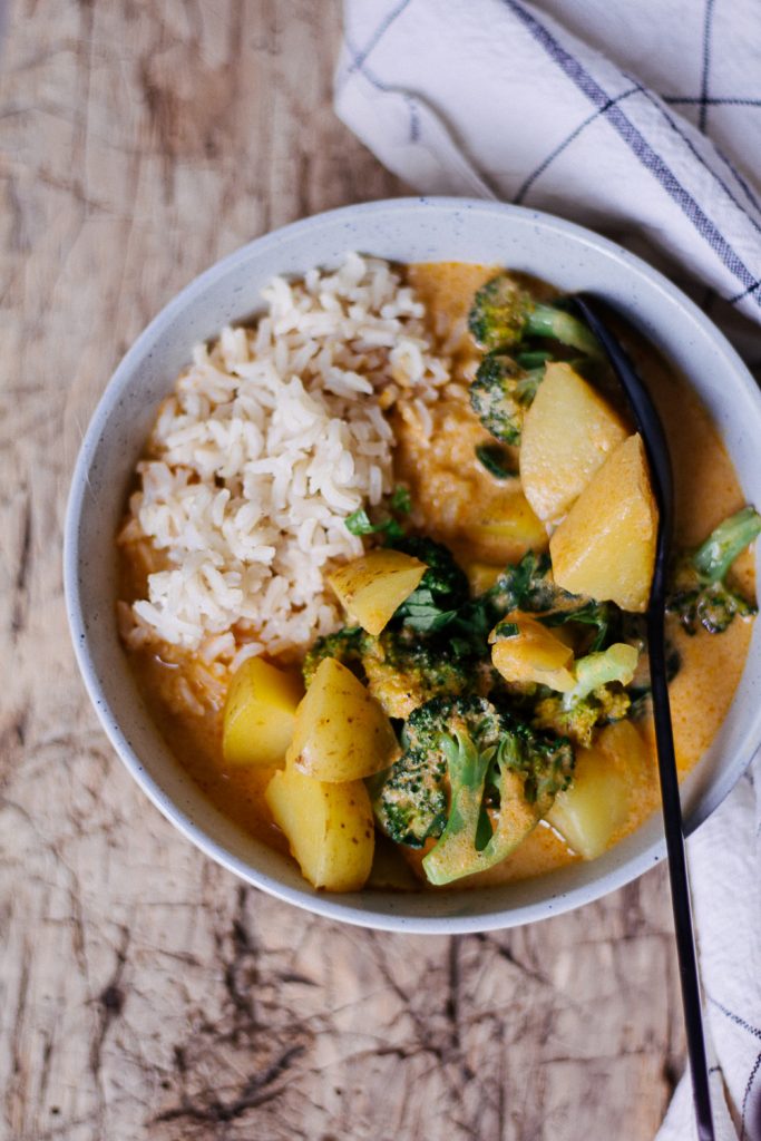 Ein Mahl etwas Gutes : Einfaches Herbst-Curry mit fast 5 Zutaten- rein pflanzlich, vegan, glutenfreie Option, ohne raffinierten Zucker - de.heavenlynnhealthy.com 