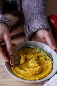 Kürbis-Hummus - rein pflanzlich, vegan, glutenfrei, ohne raffinierten Zucker - de.heavenlynnhealthy.com