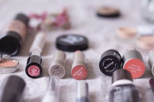 Natural Skincare - Ein Blick in meinen Make-Up Bag - heavenlynnhealthy.com