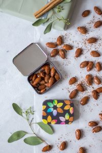 Weihnachtliche & gesündere gebrannte (karamellisierte) Mandeln - rein pflanzlich, vegan, glutenfrei, ohne raffinierten Zucker - de.heavenlynnhealthy.com