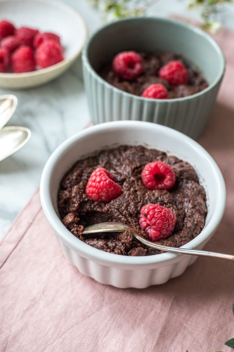 Warmer Schokoladenkuchen mit Himbeeren - Heavenlynn Healthy