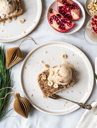 Einfacher, veganer Nusskuchen: Weihnachtsmenü 2021 Dessert