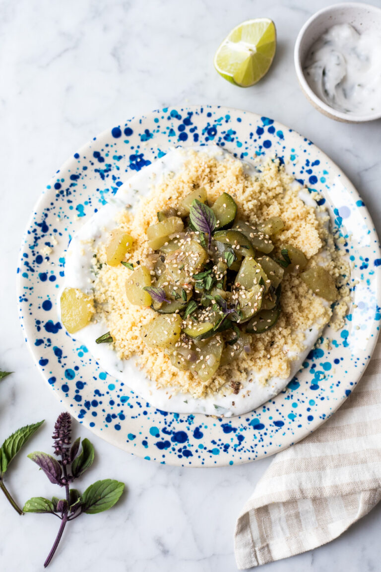 Schmorgurken auf Couscous und Minz-Joghurt - Heavenlynn Healthy
